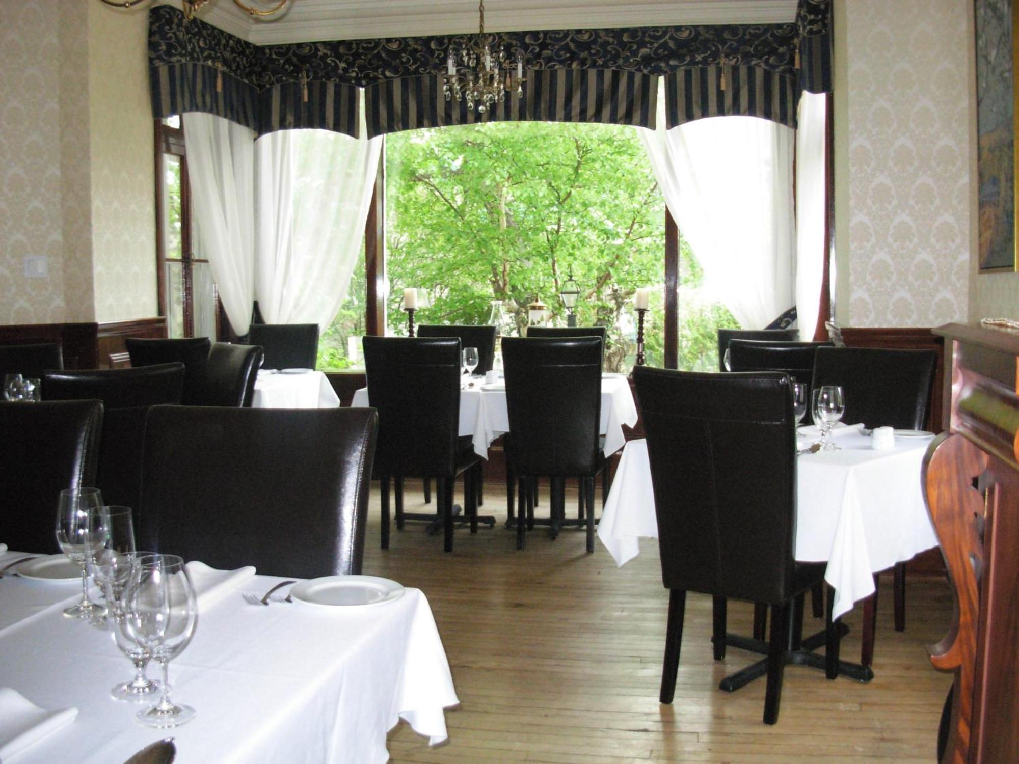 Chez Truchon Bistro-auberge Inn La Malbaie